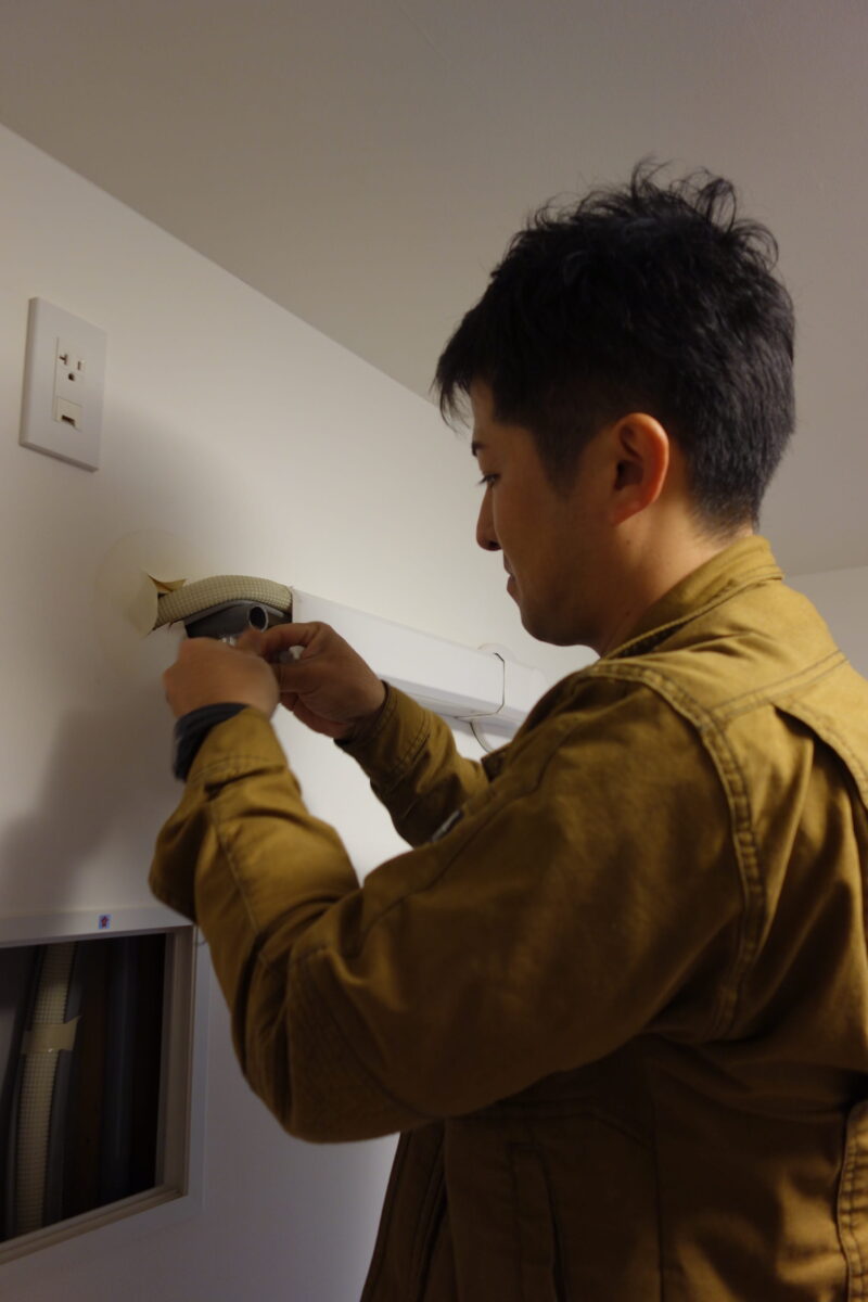 エアコン配管が壁を通る箇所の確認