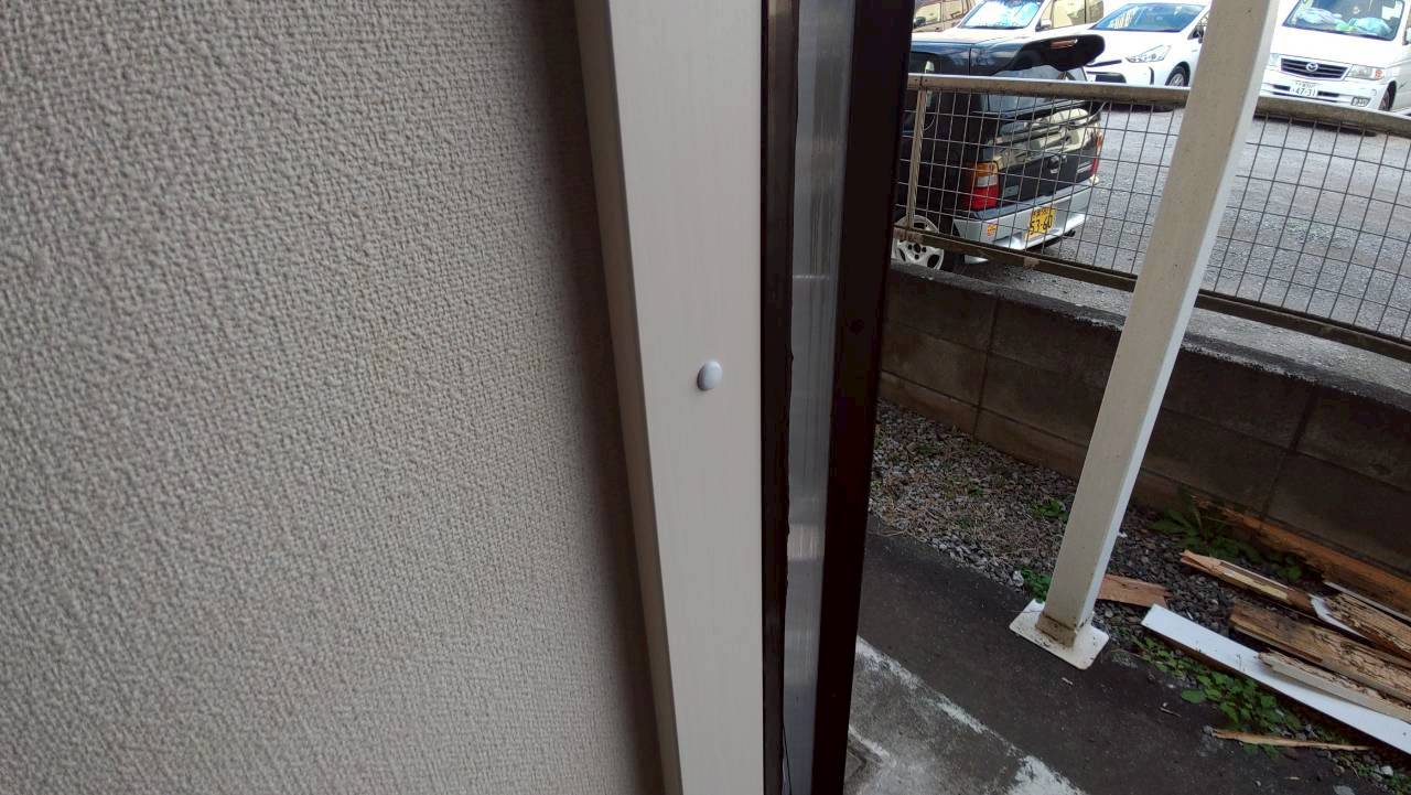 桶川市のシロアリ駆除の施工事例：木部の穴に栓をして、穴跡を整えた様子です